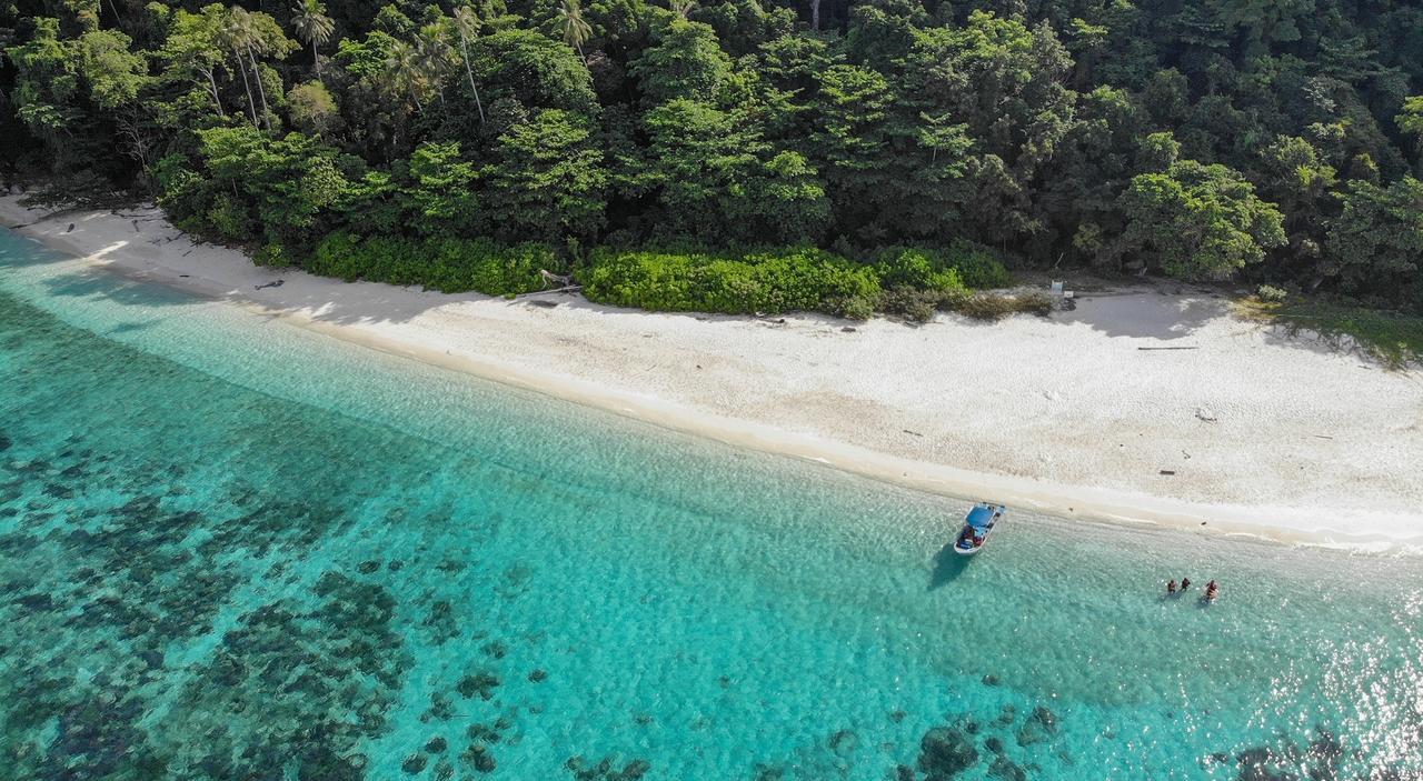 Aman Tioman Beach Resort Kampung Genting Ngoại thất bức ảnh